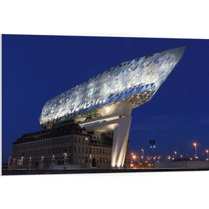 WallClassics - PVC Schuimplaat - Havenhuis - Antwerpen - 105x70 cm Foto op PVC Schuimplaat (Met Ophangsysteem)