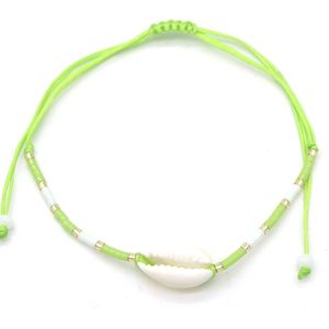 Kralenarmbandje - touw - verstelbaar – schelp - groen – wit - goudkleurig - zomer - hip - vakantie – festival – vrouwen