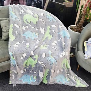 Glow in the Dark deken, knuffeldeken, 120 x 150 cm, zachte flanellen fleece deken, zachte, warme bedsprei van fleece materiaal voor jongens en meisjes, dinosaurusdeken