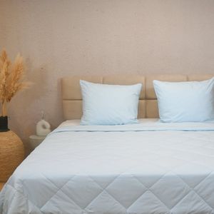 HappyBed Zomerdekbed 140x200 - Eenpersoonsdekbed - 100% Katoen - Wasbaar dekbed zonder overtrek - Bedrukt dekbed zonder hoes - Hoesloos Dekbed met Print - Light Blue