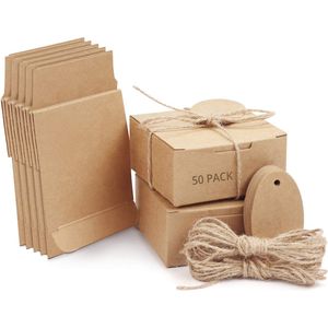 Belle Vous Bruin Hobby Papier Vierkant Geschenkdozen met Deksel Hennep Touw en Kaartjes (50 Pak) – 7,5 x 7,5 x 3,5cm – Kleine Doosjes Voor DIY Huwelijk en Feest Geschenken en Giften