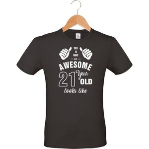 Awesome 21 year - 21 jaar cadeau - unisex T-shirt - verjaardag - zwart - maat XL