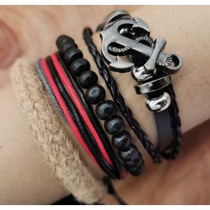 Stoere - heren armband – Set van 4 verschillende bandjes waarvan: Leer, hout kralen, textiel - zelf in grootte instelbaar.