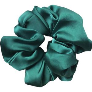 Scrunchie XL - groen - satijn - satin - elastiek - haarelastiek - haarscrunchie