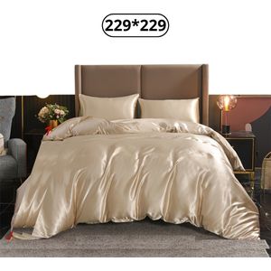 Bovista Satijnen Dekbedovertrek - Fleece Dekbedovertrek - Pluche - Dekbed - Deken - Inclusief Kussenslopen - Champagne 229x229cm
