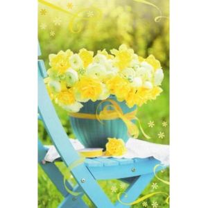 Een mooie wenskaart met gele rozen in een bloempot op een blauwe stoel. Een dubbele wenskaart inclusief envelop en in folie verpakt. Te gebruiken voor diverse gelegenheden bijv. verjaardagen, zomaar, bedankt, afscheid, beterschap, veel geluk etc.