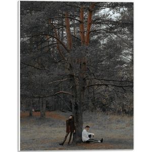 WallClassics - PVC Schuimplaat - Koppel Peinzend onder Grote Boom - 30x40 cm Foto op PVC Schuimplaat (Met Ophangsysteem)