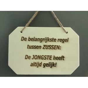 Houten tekst bordje 23.1 x 15.6 x 1.5 cm “ ik snurk niet, ik droom dat ik een motor ben.”