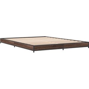 vidaXL - Bedframe - bewerkt - hout - metaal - bruin - eikenkleur - 140x190 - cm