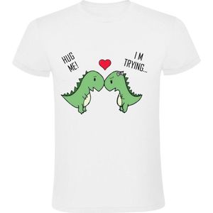 Hug me im trying Heren T-shirt - dino - dinosaurus - oertijd - knuffel - prehistorie - prehistorisch