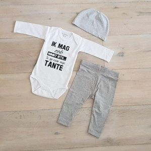 Baby cadeau geboorte unisex jongen of Meisje Setje 3-delig newborn | maat 62-68 | grijs mutsje en broekje en romper lange mouw wit met zwarte tekst ik mag ook nooit iets ik ga naar mijn tante