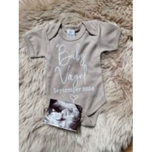 Aankondiging zwangerschap-zwangerschap-romper met tekst-maat 68-zand kleur