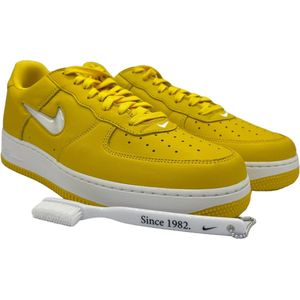 Nike Air Force 1 Low Retro - Sneakers - Geel - Maat 45.5