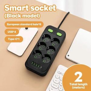 2M stopcontact EU-stekker 6AC-uitgang Multitap-stekkerdoos Verlengsnoer Smart USB Home Office Surge Protector Netwerkfilter 6 sockets met 4 USB-poorten + 1 Type-C - Zwart