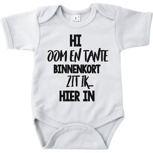 Baby romper met tekst zwangerschap aankondiging | Hi Oom en Tante binnenkort zit ik hierin | wit | korte mouw | maat 56 cadeautje zwangerschap aankondiging bekendmaking | Cadeautje 100% katoen.