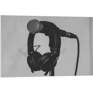 Forex - Microfoon met Koptelefoon Zwart - Wit - 90x60cm Foto op Forex