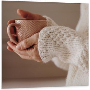 Forex - Handen die een Roze Mok Vasthouden - 100x100cm Foto op Forex