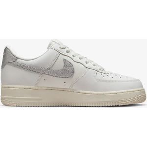 Nike Air Force 1 Low Beige / Zilver - Dames Sneaker - DQ7569-100 - Maat 36