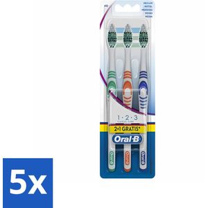 Oral-B - Tandenborstel - Classic 123 - Medium - 3 Tandenborstels - Bulkverpakking - 5 stuks