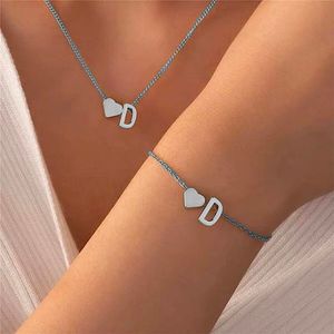 Initiaal Ketting & Armband set met Letter D Zilverkleurig - Met letter & Hartje! - Naam Ketting Cadeau - Geluksketting op Kaartje - Pax Amare