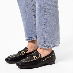 Manfield - Dames - Zwarte leren loafers met goudkleurige studs - Maat 41