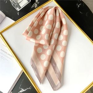 Stijlvolle Sjaal Polkadot Dots Poeder Rose / Off-White / Beige - Stip - Stippen - Hoofdband - Sjaaltje - Bandana - Haarband | Elegant - Casual Klassiek - Zakelijk - Tijdloos | Chique om nek – arm of aan tas! | 70 x 70