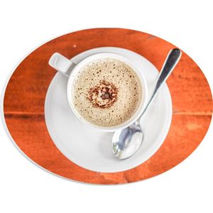 PVC Schuimplaat Ovaal - Bovenaanzicht van Wit Kopje met Koffie op Houten Tafel - 28x21 cm Foto op Ovaal (Met Ophangsysteem)