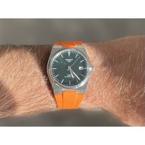 Intergrated rubber watch strap Orange for Tissot PRX 40mm - Geïntegreerde rubber horloge band oranje met quick release trekkers