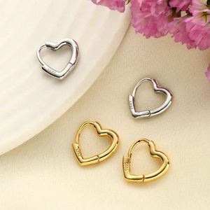 Oorringen hartvormig - Premium Stainless Steel - The Jewellery Salon - Kleine oorringen - Zilveren oorbellen