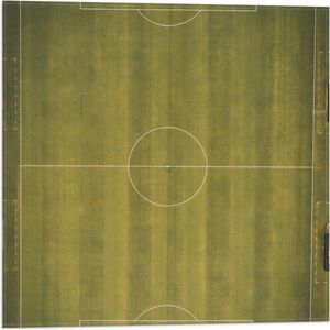 Vlag - Bovenaanzicht van Groen Voetbalveld - 50x50 cm Foto op Polyester Vlag