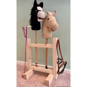 Hobby horse stal-2-paarden stal- stal- paarden-hobby paard- horse- stokpaarden- stokpaarden stal