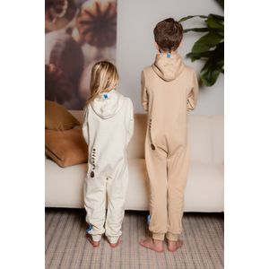 Knuffle Jogging Onesie voor Kinderen | Linda: ""De allerbeste Onesie ooit gemaakt, geeft ieder kind een heerlijk ontspannen gevoel!"" | Knuffle is eigentijds Nederlands merk | Handgemaakt in Portugal | Loungewear | Dit is de kleur Wit - maat 122/128