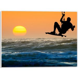 PVC Schuimplaat - Kiteboarder in Actie op Hoge Golven bij Zonsondergang - 40x30 cm Foto op PVC Schuimplaat (Met Ophangsysteem)