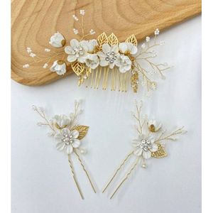 Haarsieraden op goudkleurig kammetje versierd met ivoorkleurige, stoffen bloemetjes, pareltjes, goudkleurige blaadjes en strassteentjes, set van 3 (huwelijk, communie, cosplay, uitgaan, kawaii)