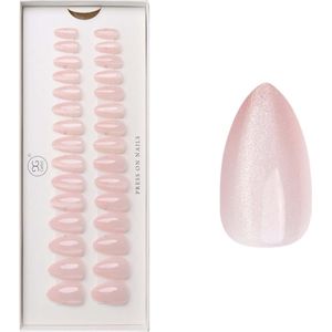 Gelzz Soft Gel Press On First Love (02) -Short Almond -Semi transparante kleur -