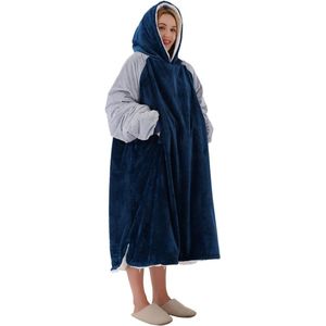 Oversized hoodie-deken, sherpa sweatshirt deken, knuffeltrui voor dames heren en volwassenen - M - blauw en wit.