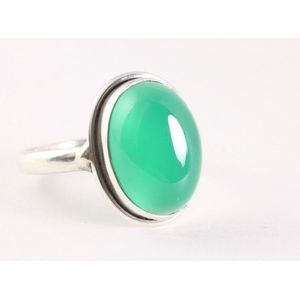 Ovale zilveren ring met groene onyx - maat 21