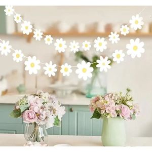 Slinger / Guirlande / Vlag - Madeliefjes - Margrietjes - Bloemen - Flowers - Wit - Geel - Bohemian - Verjaardag - Feest - Meisje - Geboorte - Huwelijk - Lente - Zomer - Feest - Decoratie - Feestdecoratie - Assecoire - DH collection