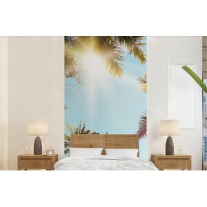 Palmbomen - Blauw - Zon - Natuur - Zomer - Behangpapier