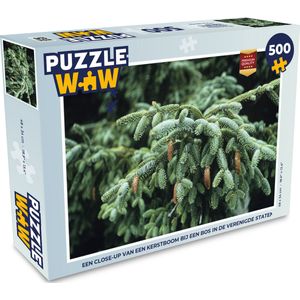 Puzzel Een close-up van een kerstboom bij een bos in de Verenigde Staten - Legpuzzel - Puzzel 500 stukjes - Kerst - Cadeau - Kerstcadeau voor mannen, vrouwen en kinderen