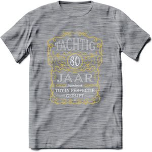 80 Jaar Legendarisch Gerijpt T-Shirt | Geel - Grijs | Grappig Verjaardag en Feest Cadeau Shirt | Dames - Heren - Unisex | Tshirt Kleding Kado | - Donker Grijs - Gemaleerd - 3XL