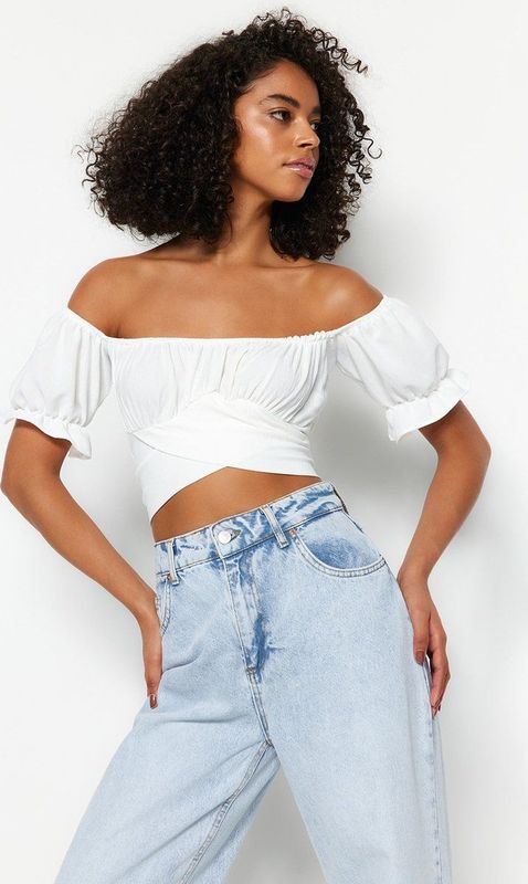 Trendyol Ecru Geweven Blouse Met Strikdetail En Carmenkraag Twoss21Bz0797