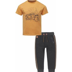Noppies - Dirkje - Kledingset - 2delig - Joggingbroek bruin met bies - Shirt Ross Oker - Maat 98