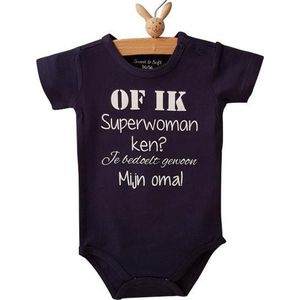 Baby Romper blauw met tekst opdruk Of ik superwoman ken? Je bedoelt gewoon mijn oma ! | korte mouw | donkerblauw met wit | maat 62/68  bekendmaking zwangerschap aanstaande baby jongen