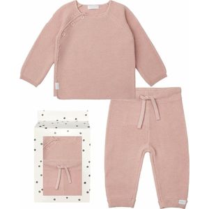 Noppies - Cadeausetje - Newborn - Cadeaudoosje met Kledingset - Kraamcadeau - Babyshower - 2delig - Broek Grover - Trui Pino Rose Smoke - Maat 56