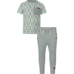 Koko Noko - Kledingset - Jongens - Joggingbroek Dusty Green - Shirt Bright Green - Maat 104