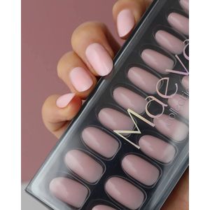 Maeva Collection Soft Gel Nagelset – Luxe Herbruikbare Press-On Nails – All-in-One Set – Natuurlijk roze ronde Tip – Zacht voor de Natuurlijke Nagel