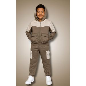 Joggingpak Kind – Vest met Capuchon + Broek – Trainingspak – Maat 98/104 – Jongens – Kleur Beige – Fleece - Hele Jaar Draagbaar - Topkwaliteit