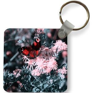 Sleutelhanger - Dagpauwoog vlinder op roze bloemen - Plastic - Rond - Uitdeelcadeautjes