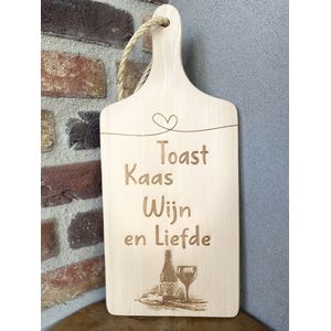 Creaties van Hier - serveerplankje - toast,kaas,wijn en liefde - 35 cm - hout
